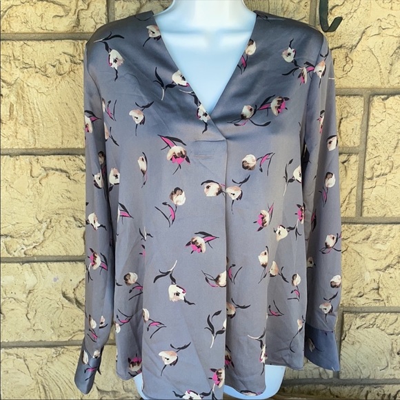 Banana Republic Tops - Banana republic v Blouse Floral Gray & Pink Loose fit  Size XS